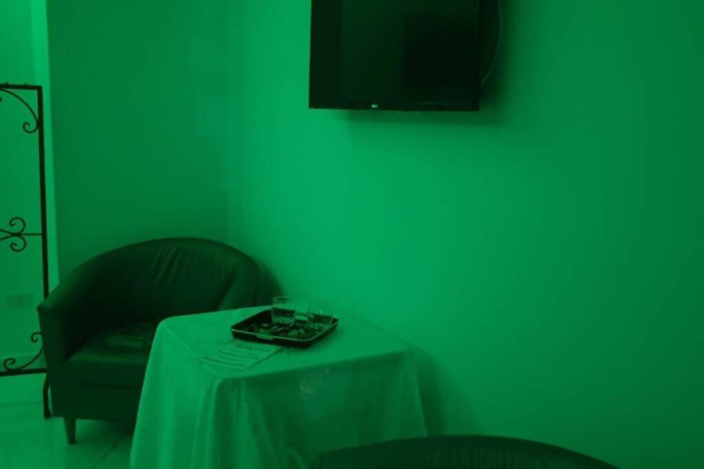 Room Black Nilo Naples