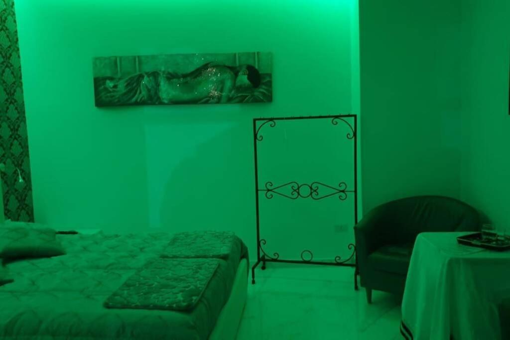 Room Black Nilo Apartment Naples